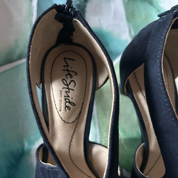 Life Stride Women’s heels GIOVANNA 2 NAVY SUEDE Size 7 Pumps Brand new - Picture 2 of 7